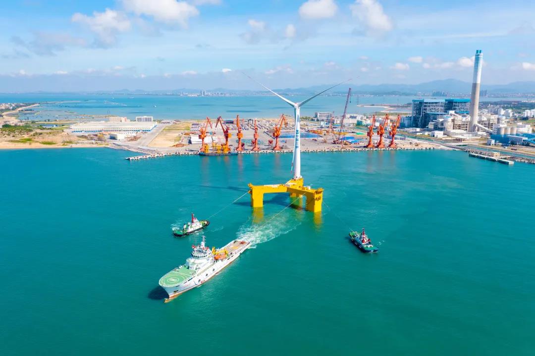 全球首臺抗臺風型漂浮式海上風電機組 “落戶”廣東陽江